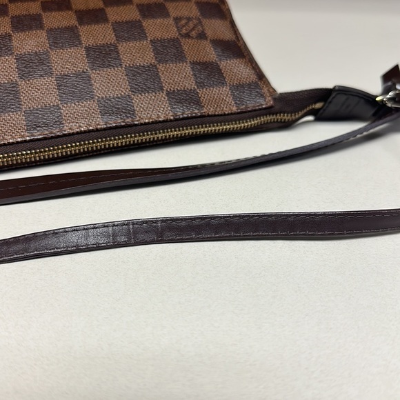 SOLD🔥🔥🔥AUTHENTIC Louis Vuitton Damier Ebene Pochette Crossbody Bag - Picture 7 of 16